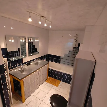 Appartement Cosy Ciné 8 *