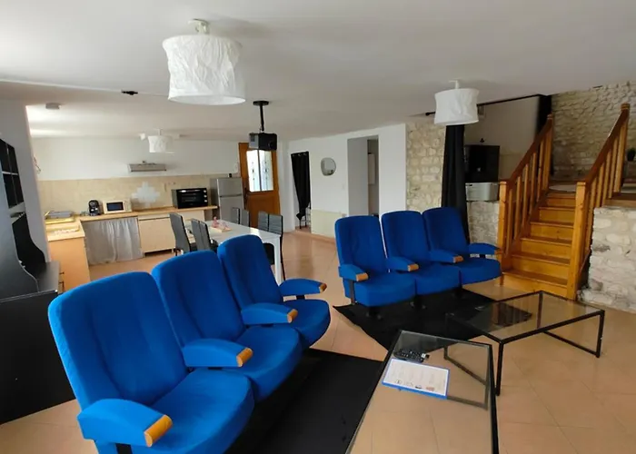 Cosy Ciné 8 Pont-de-lʼArche